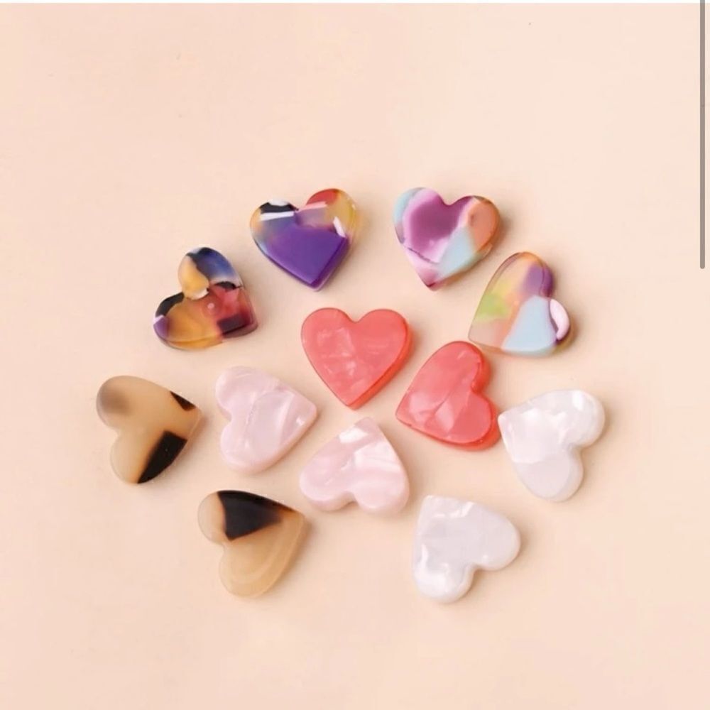 Set of 6 Acrylic Heart Stud Earring NWT